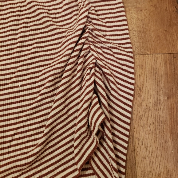 White and caramel striped maternity shirt - Picture 2 of 3